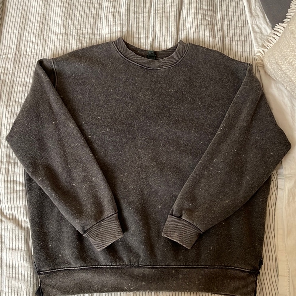 Wolf Fable Distress Crewneck